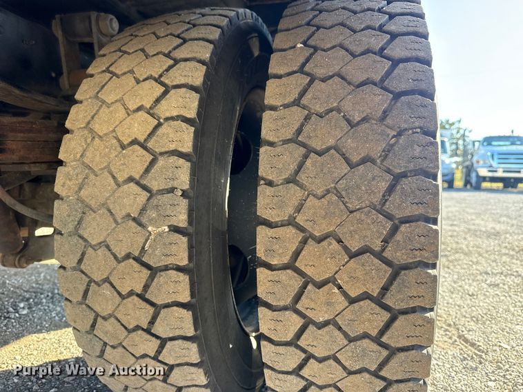 image for item EG1754 2011 Ford F450 Super Duty bucket truck