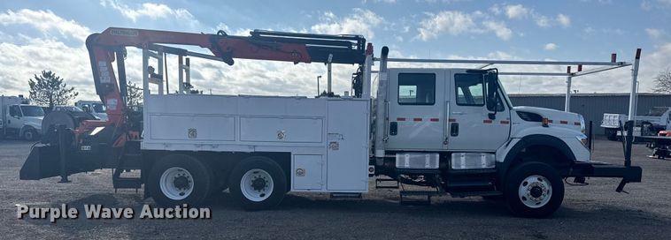 image for item EG1757 2013 International 7600 crane truck