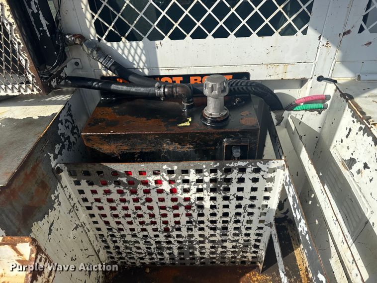 image for item EG1757 2013 International 7600 crane truck