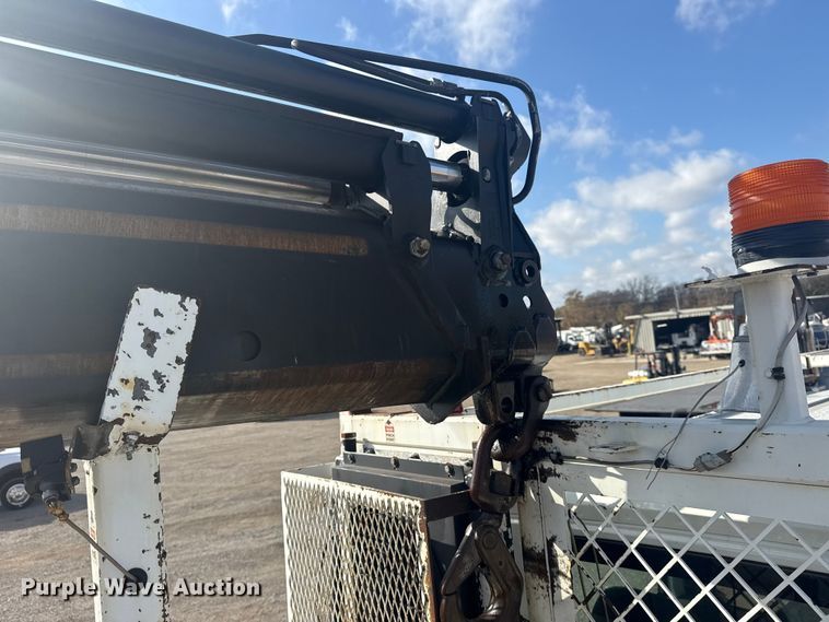 image for item EG1757 2013 International 7600 crane truck