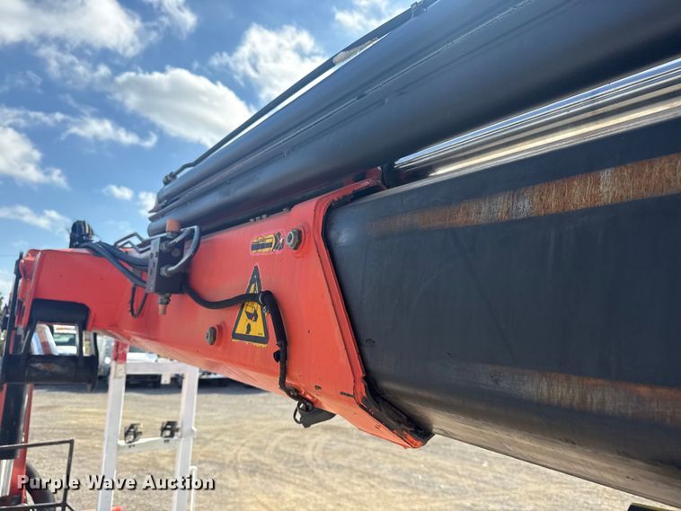 image for item EG1757 2013 International 7600 crane truck