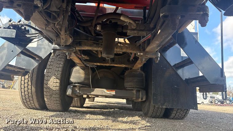 image for item EG1757 2013 International 7600 crane truck