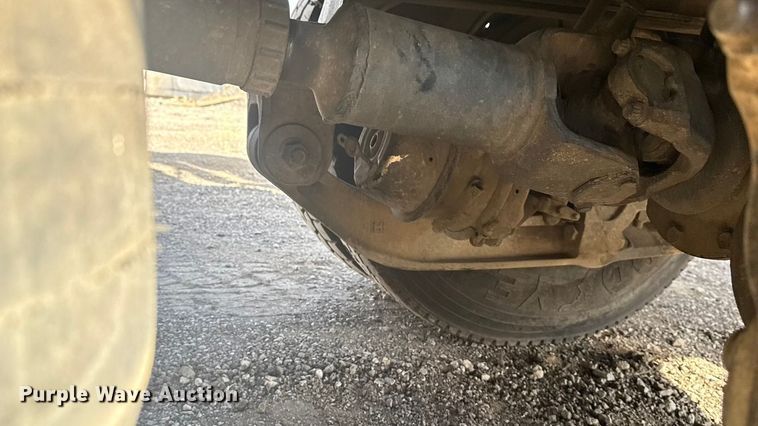 image for item EG1757 2013 International 7600 crane truck