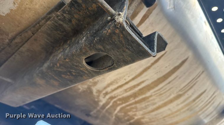 image for item EG1757 2013 International 7600 crane truck