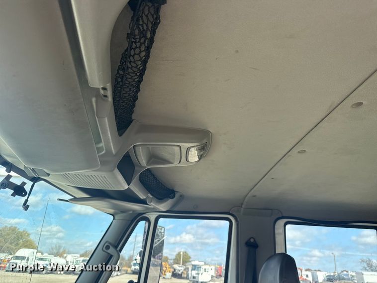 image for item EG1757 2013 International 7600 crane truck