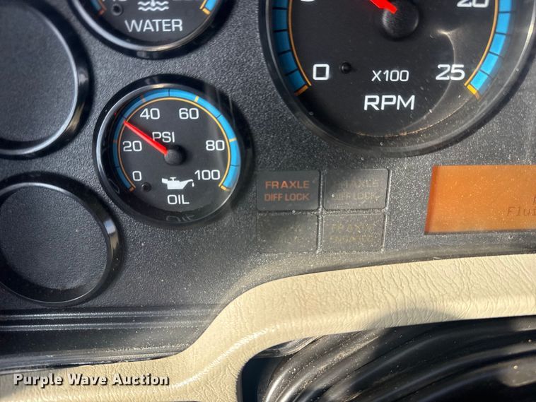 image for item EG1757 2013 International 7600 crane truck