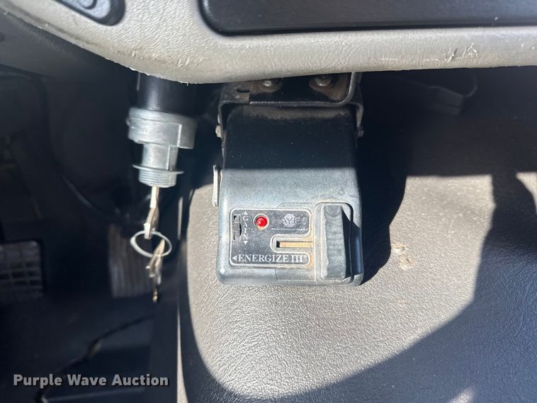 image for item EG1757 2013 International 7600 crane truck