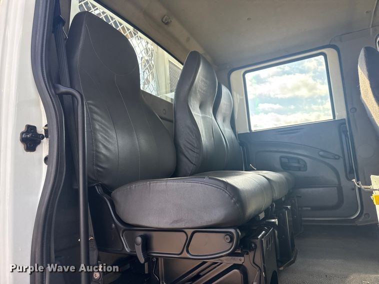 image for item EG1757 2013 International 7600 crane truck