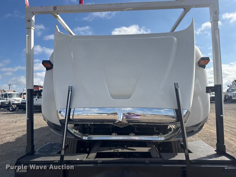 image for item EG1757 2013 International 7600 crane truck