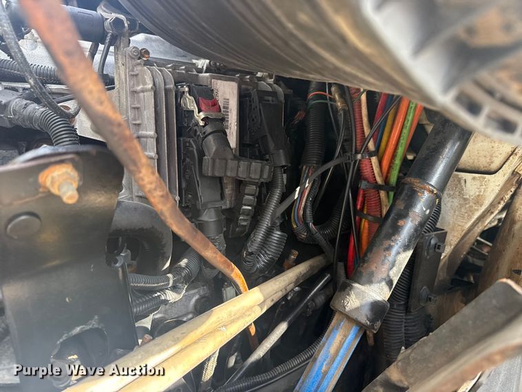 image for item EG1757 2013 International 7600 crane truck