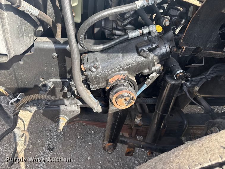 image for item EG1757 2013 International 7600 crane truck