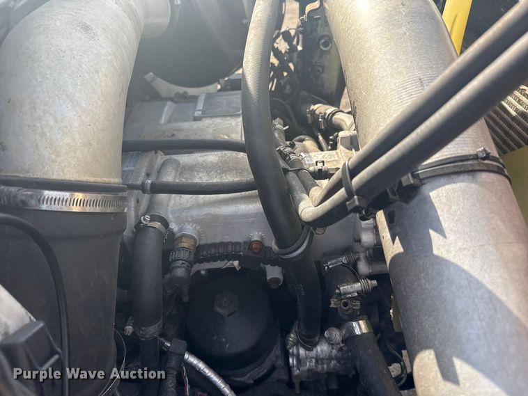 image for item EG1757 2013 International 7600 crane truck