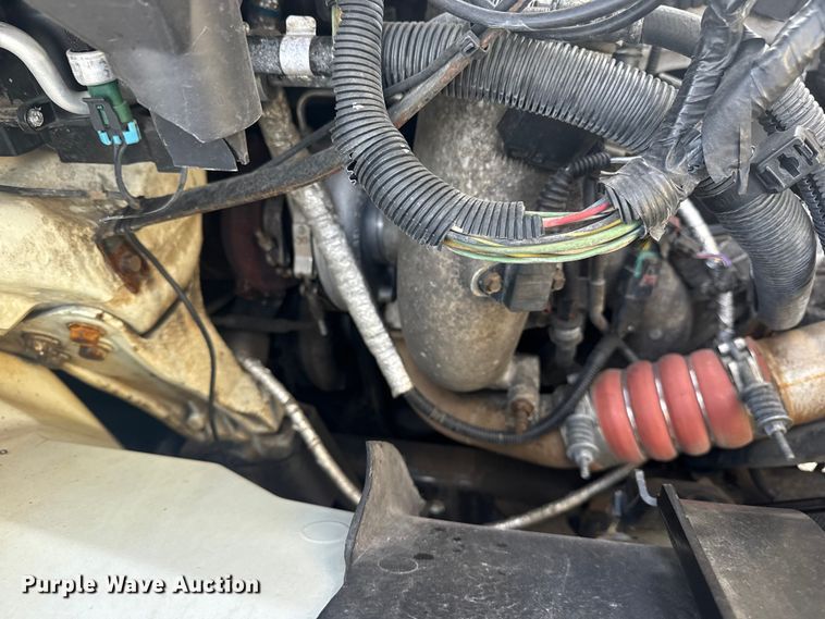 image for item EG1757 2013 International 7600 crane truck