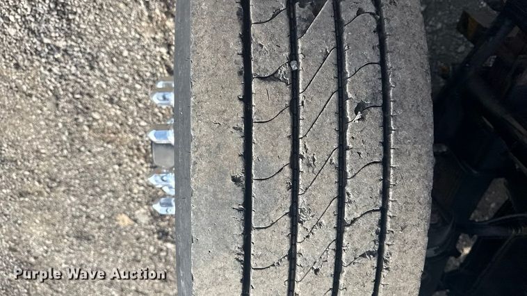 image for item EG1757 2013 International 7600 crane truck