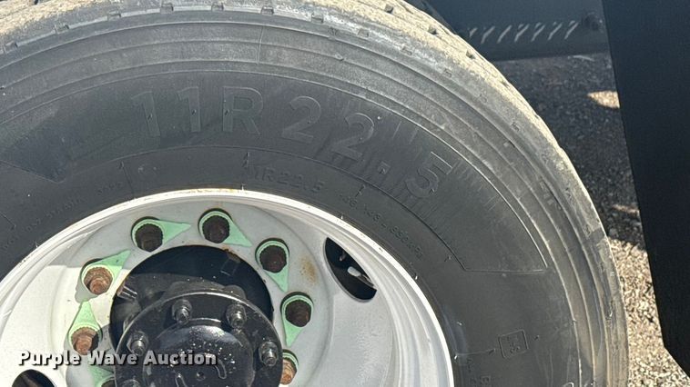 image for item EG1757 2013 International 7600 crane truck