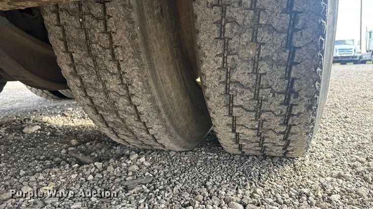 image for item EG1757 2013 International 7600 crane truck