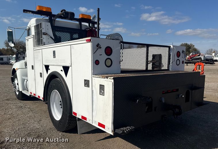 image for item EG1761 2010 Kenworth T370 utility / service truck