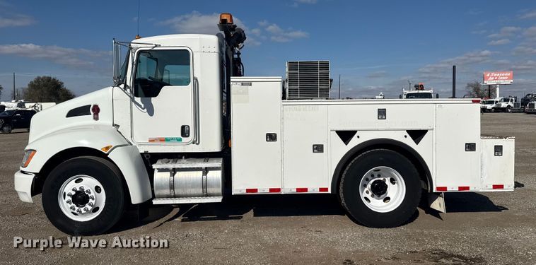 image for item EG1761 2010 Kenworth T370 utility / service truck