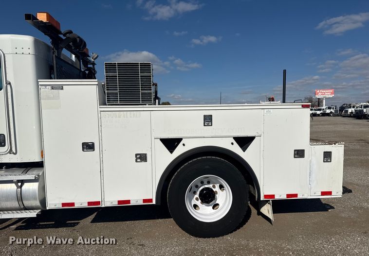 image for item EG1761 2010 Kenworth T370 utility / service truck