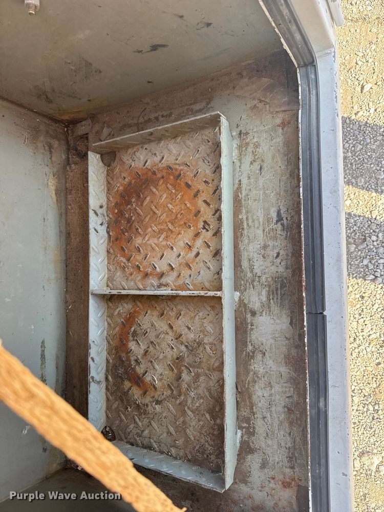 image for item EG1761 2010 Kenworth T370 utility / service truck