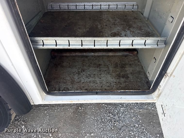 image for item EG1761 2010 Kenworth T370 utility / service truck