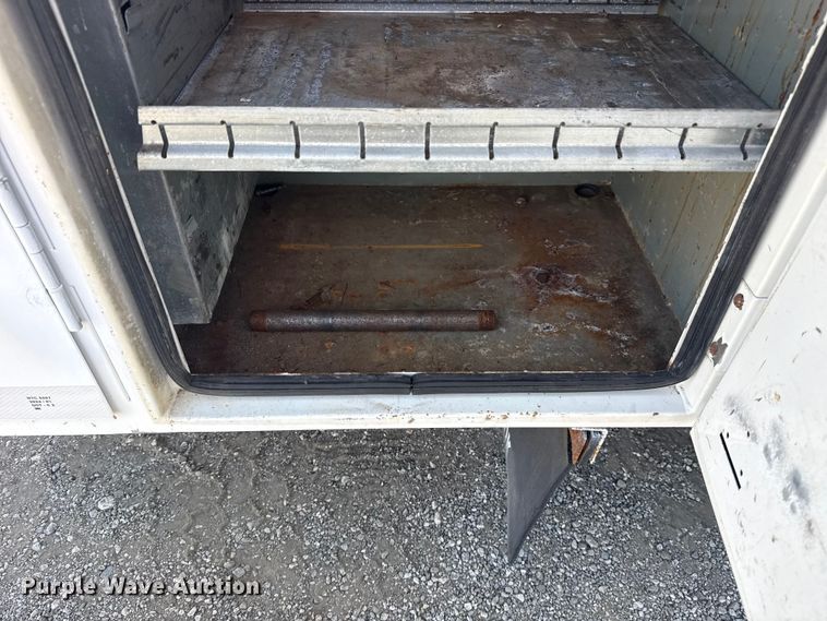 image for item EG1761 2010 Kenworth T370 utility / service truck