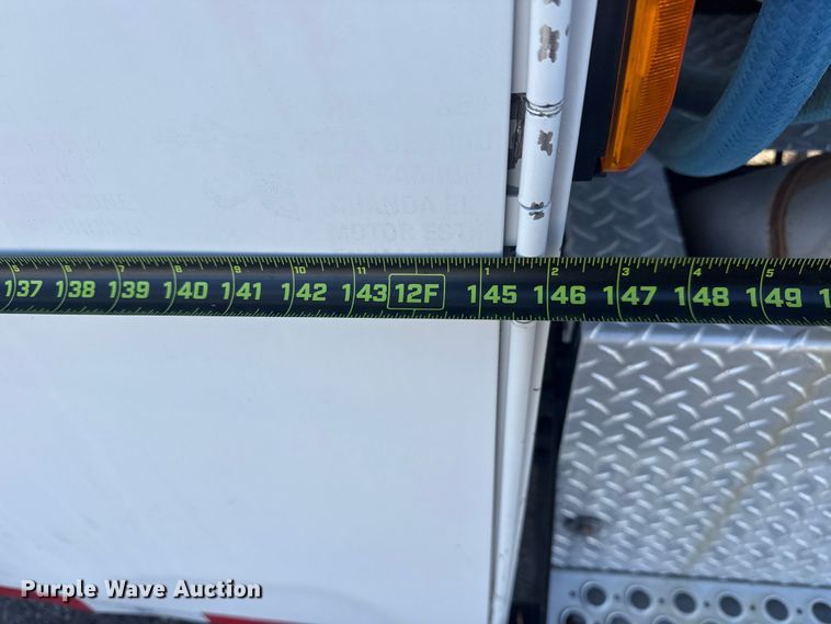 image for item EG1761 2010 Kenworth T370 utility / service truck