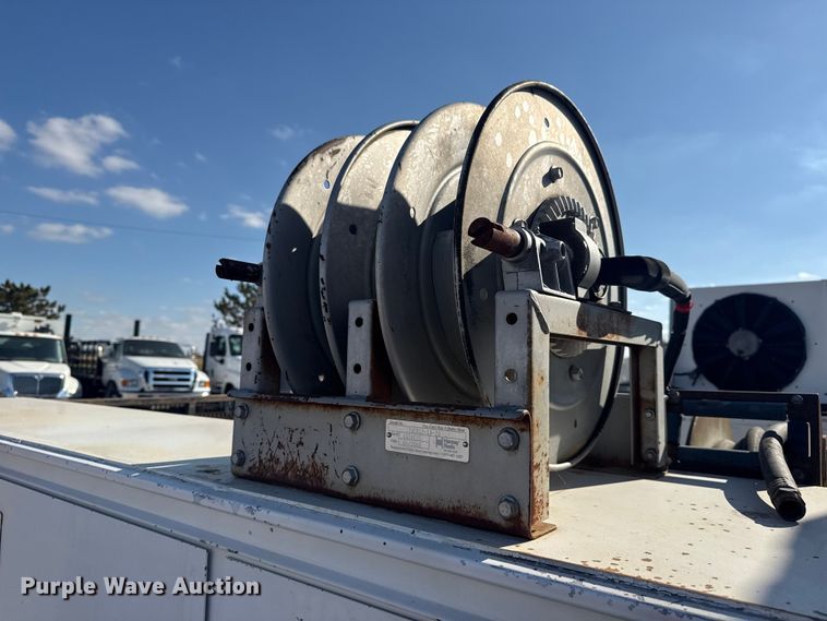 image for item EG1761 2010 Kenworth T370 utility / service truck