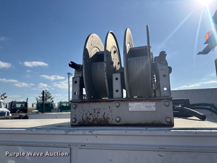 image for item EG1761 2010 Kenworth T370 utility / service truck