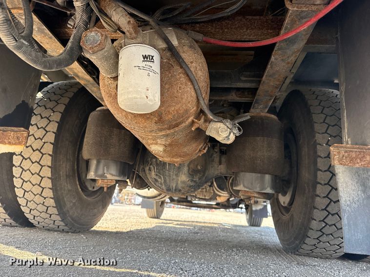 image for item EG1761 2010 Kenworth T370 utility / service truck