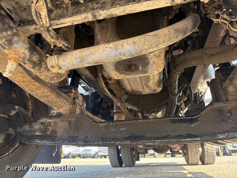 image for item EG1761 2010 Kenworth T370 utility / service truck