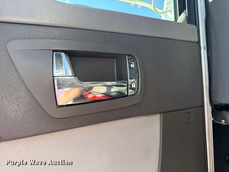 image for item EG1761 2010 Kenworth T370 utility / service truck