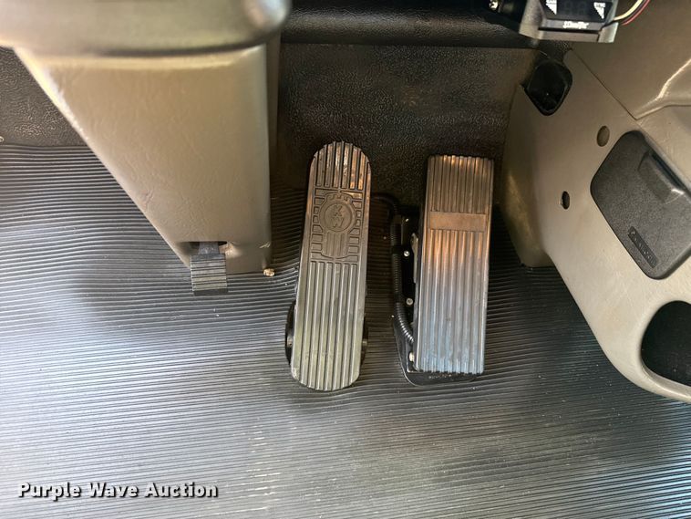 image for item EG1761 2010 Kenworth T370 utility / service truck