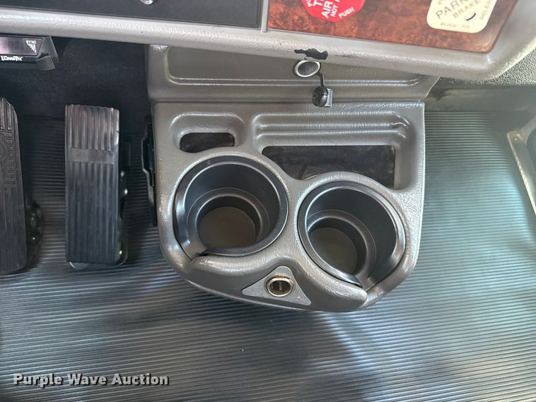 image for item EG1761 2010 Kenworth T370 utility / service truck