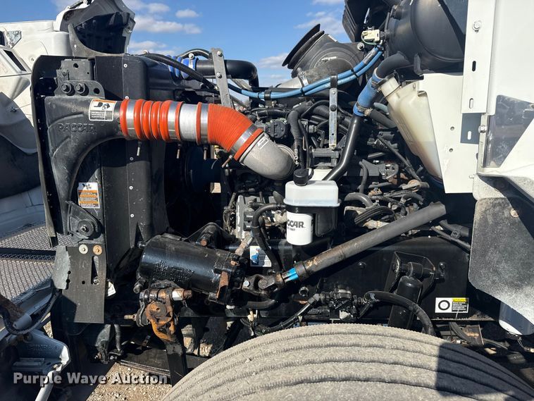 image for item EG1761 2010 Kenworth T370 utility / service truck