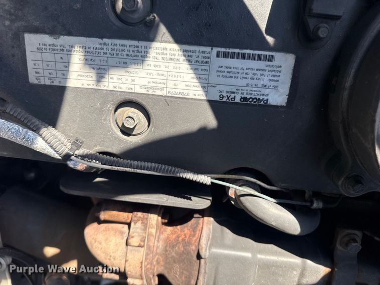 image for item EG1761 2010 Kenworth T370 utility / service truck