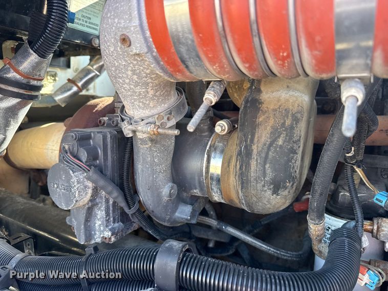 image for item EG1761 2010 Kenworth T370 utility / service truck