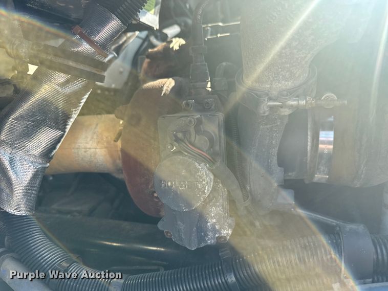 image for item EG1761 2010 Kenworth T370 utility / service truck