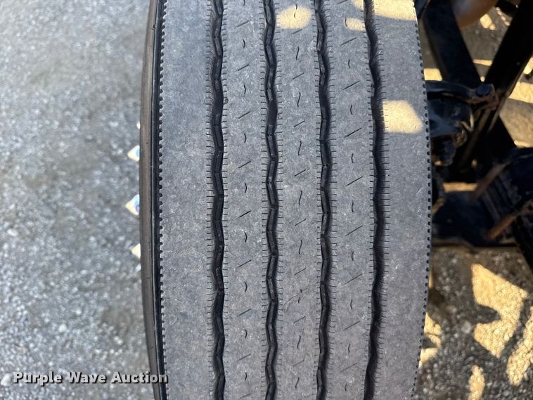 image for item EG1761 2010 Kenworth T370 utility / service truck