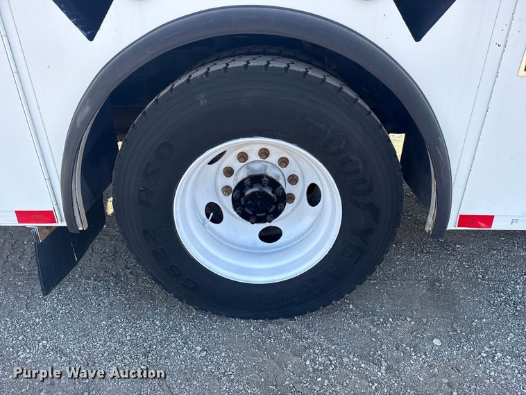 image for item EG1761 2010 Kenworth T370 utility / service truck