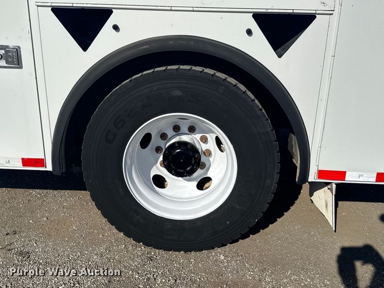 image for item EG1761 2010 Kenworth T370 utility / service truck