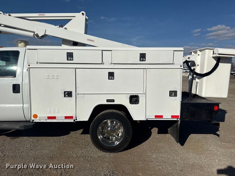 image for item EG1763 2011 Ford F450 Super Duty bucket truck