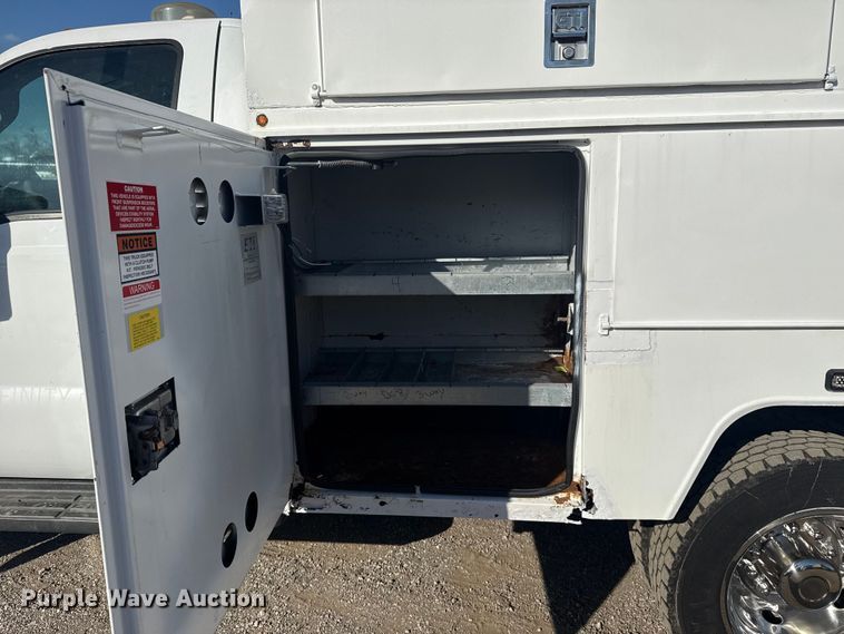 image for item EG1763 2011 Ford F450 Super Duty bucket truck