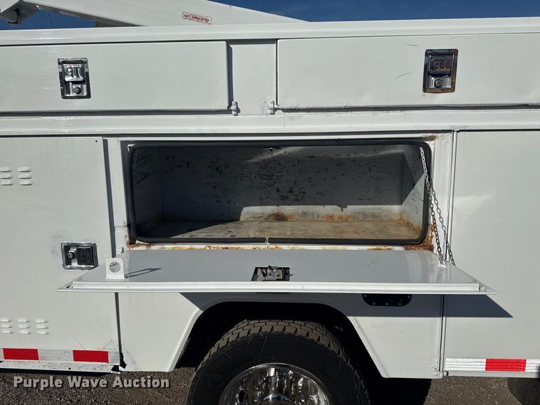 image for item EG1763 2011 Ford F450 Super Duty bucket truck