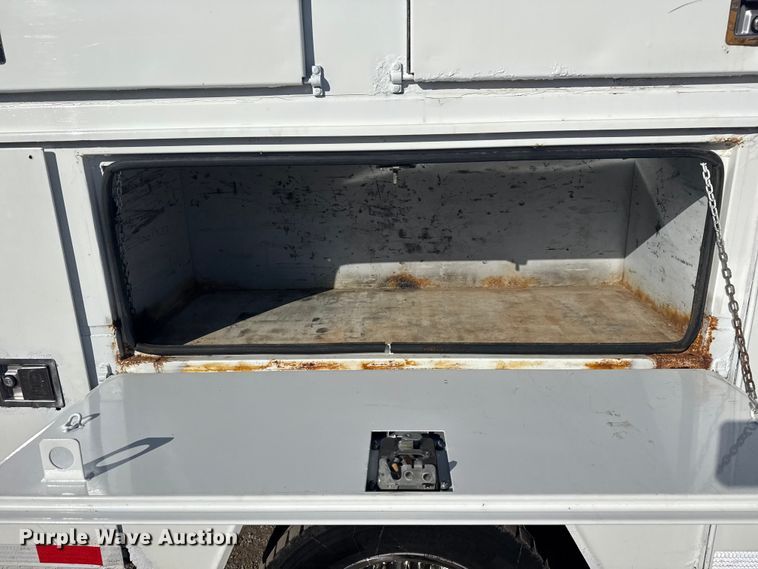 image for item EG1763 2011 Ford F450 Super Duty bucket truck