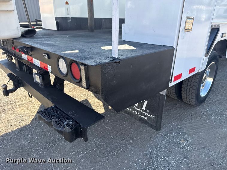 image for item EG1763 2011 Ford F450 Super Duty bucket truck