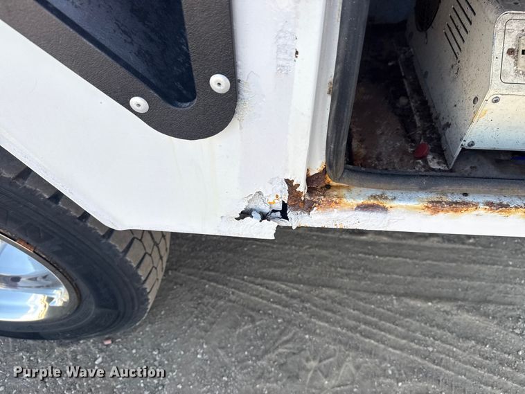 image for item EG1763 2011 Ford F450 Super Duty bucket truck