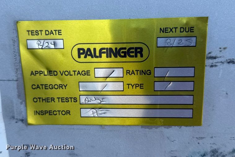 image for item EG1763 2011 Ford F450 Super Duty bucket truck