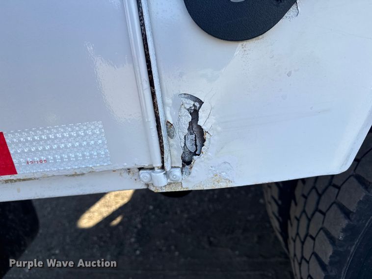 image for item EG1763 2011 Ford F450 Super Duty bucket truck