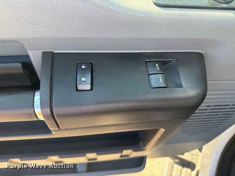 image for item EG1763 2011 Ford F450 Super Duty bucket truck